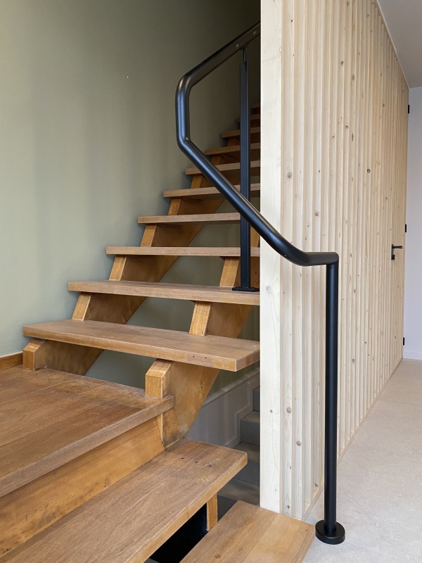 Mains courantes et rampes sur mesure d'escalier  pour faciliter le quotidien d'un résident de Brumath