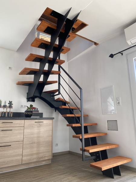 Installation et fabrication d'un escalier métallique à partir d'un plan 3D personnalisé à Haguenau