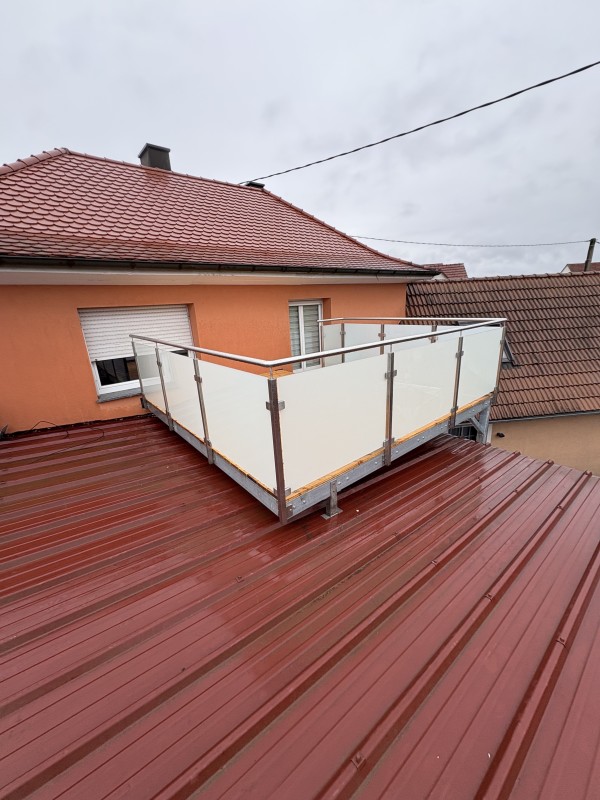 Aménagement urbain : Fabrication d'une terrasse sur le toit d'un immeuble à Rœschwoog près de Haguenau